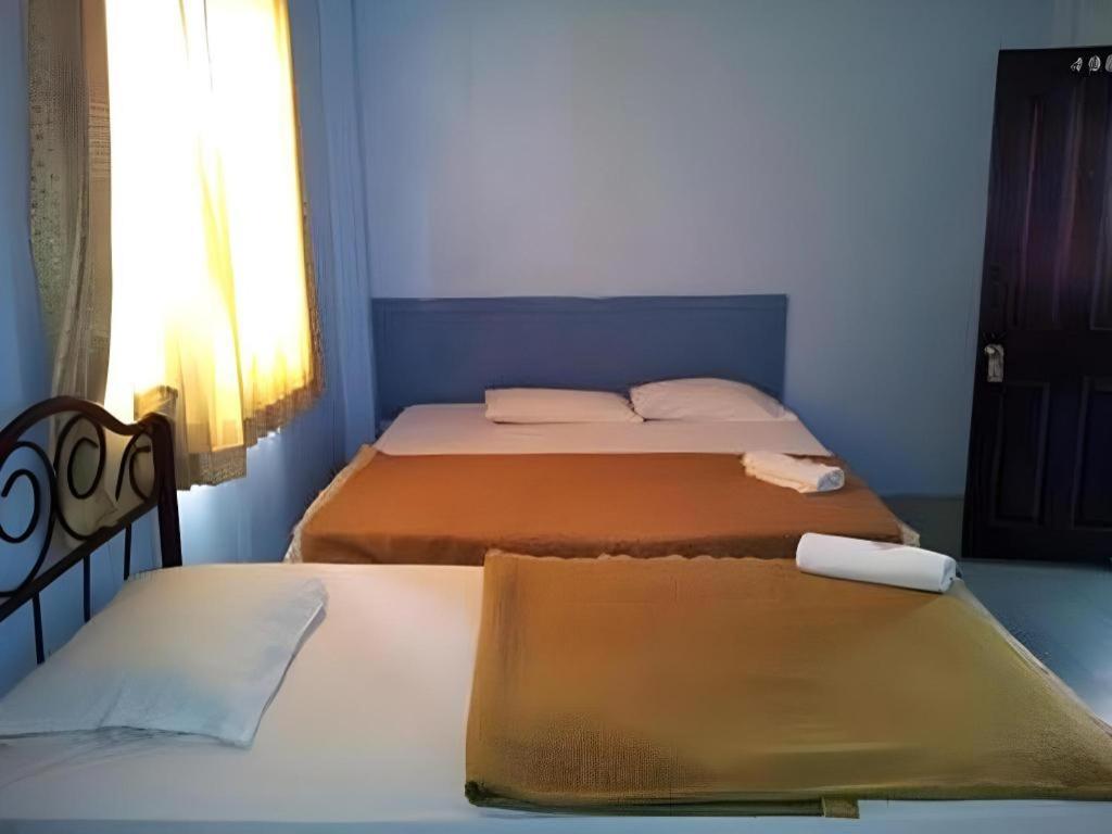 Centaur Inn Hotel Банкок Екстериор снимка