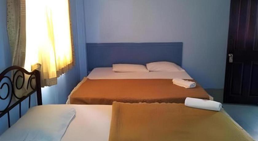 Centaur Inn Hotel Банкок Екстериор снимка