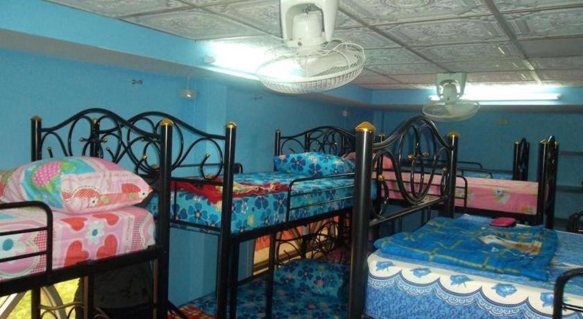 Centaur Inn Hotel Банкок Екстериор снимка
