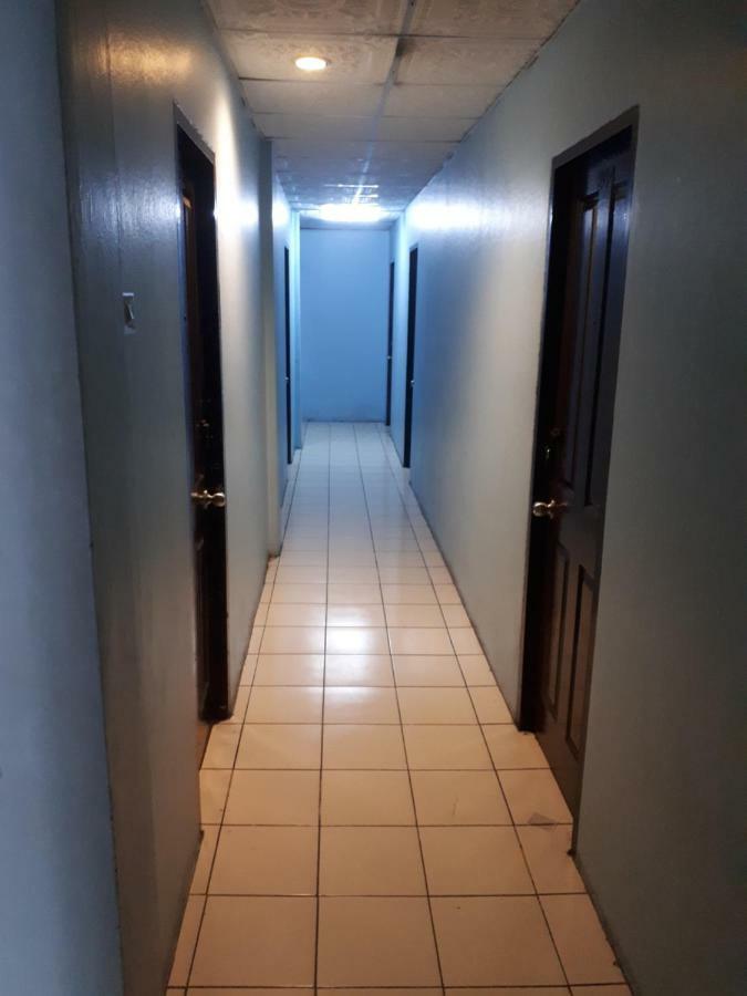Centaur Inn Hotel Банкок Екстериор снимка